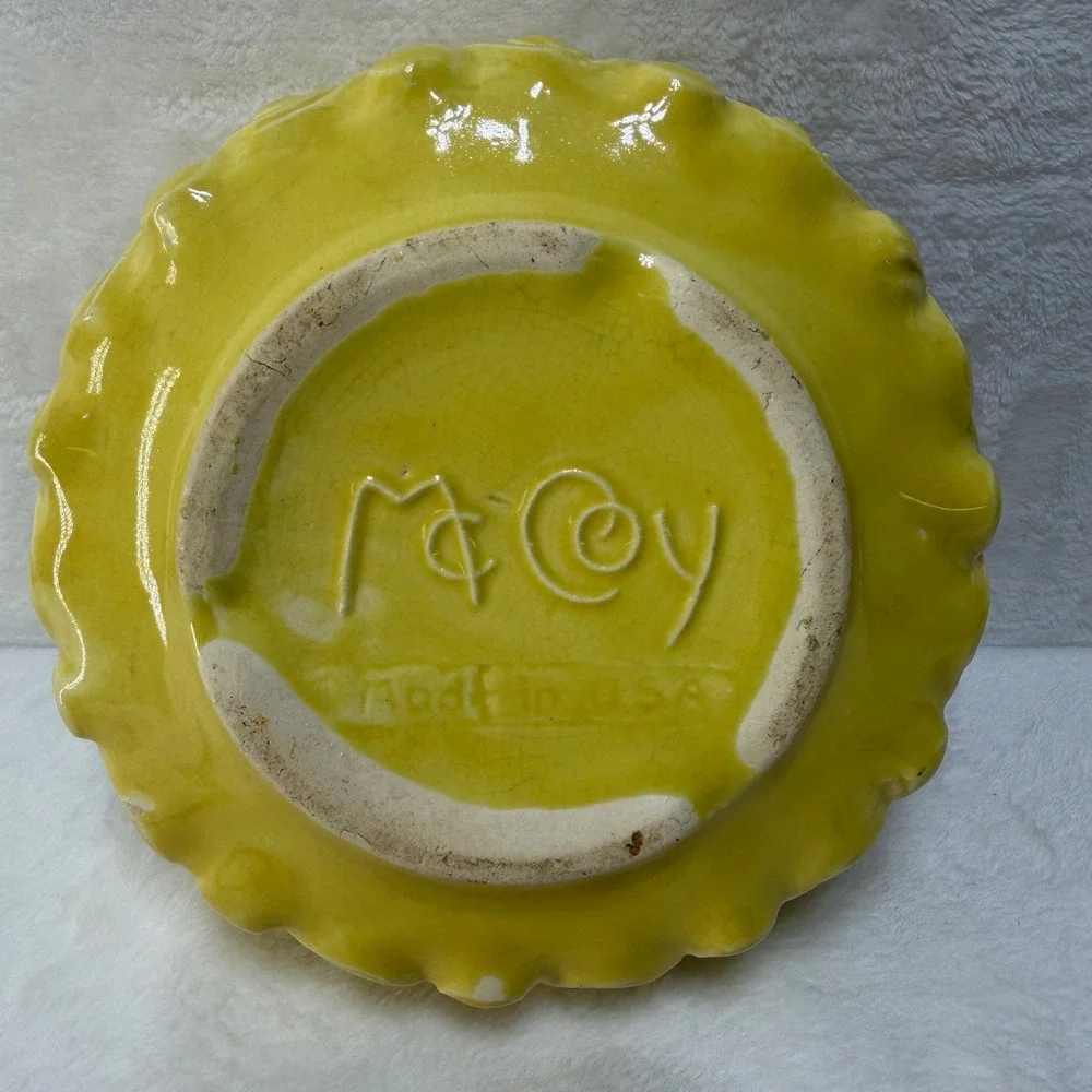 Vintage Mustard Yellow Ceramic Bowl Glossy Crazed Glaze Farmhouse Decor‎ *READ